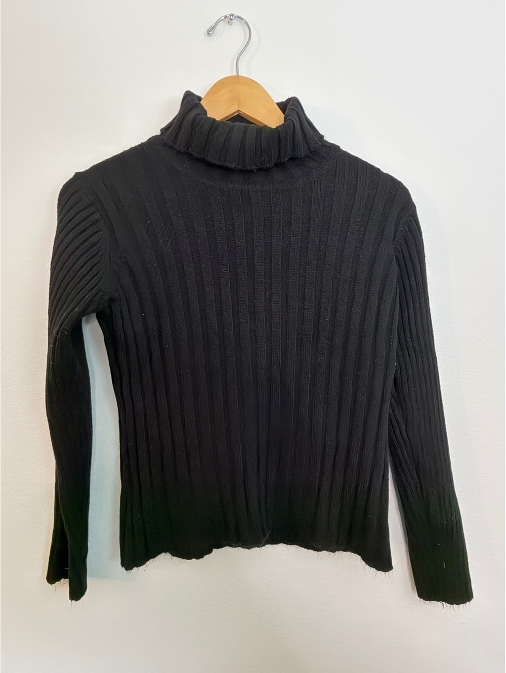 Women's Black Ribbed Turtleneck Sweater, Medium, 24% Acrylic 24% Nylon